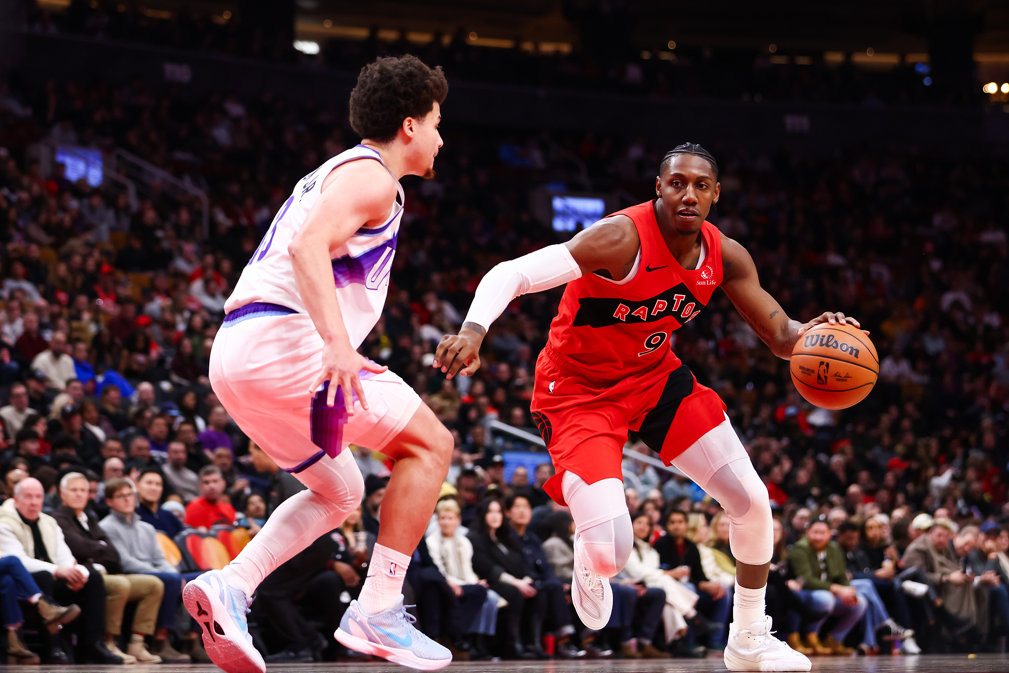 v站-巴雷特21分马尔卡宁27+11 猛龙主场送爵士6连败